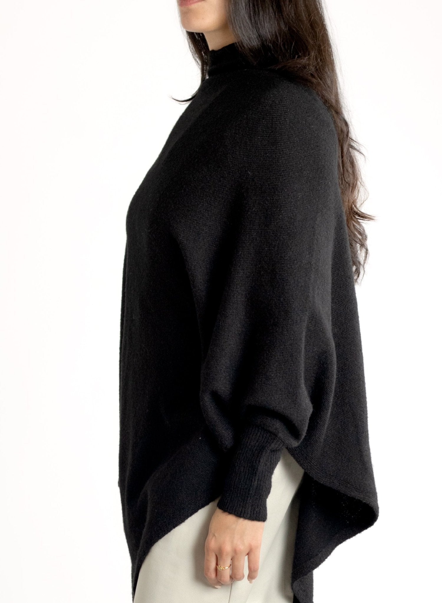 Lightweight Poncho - Black - Meg