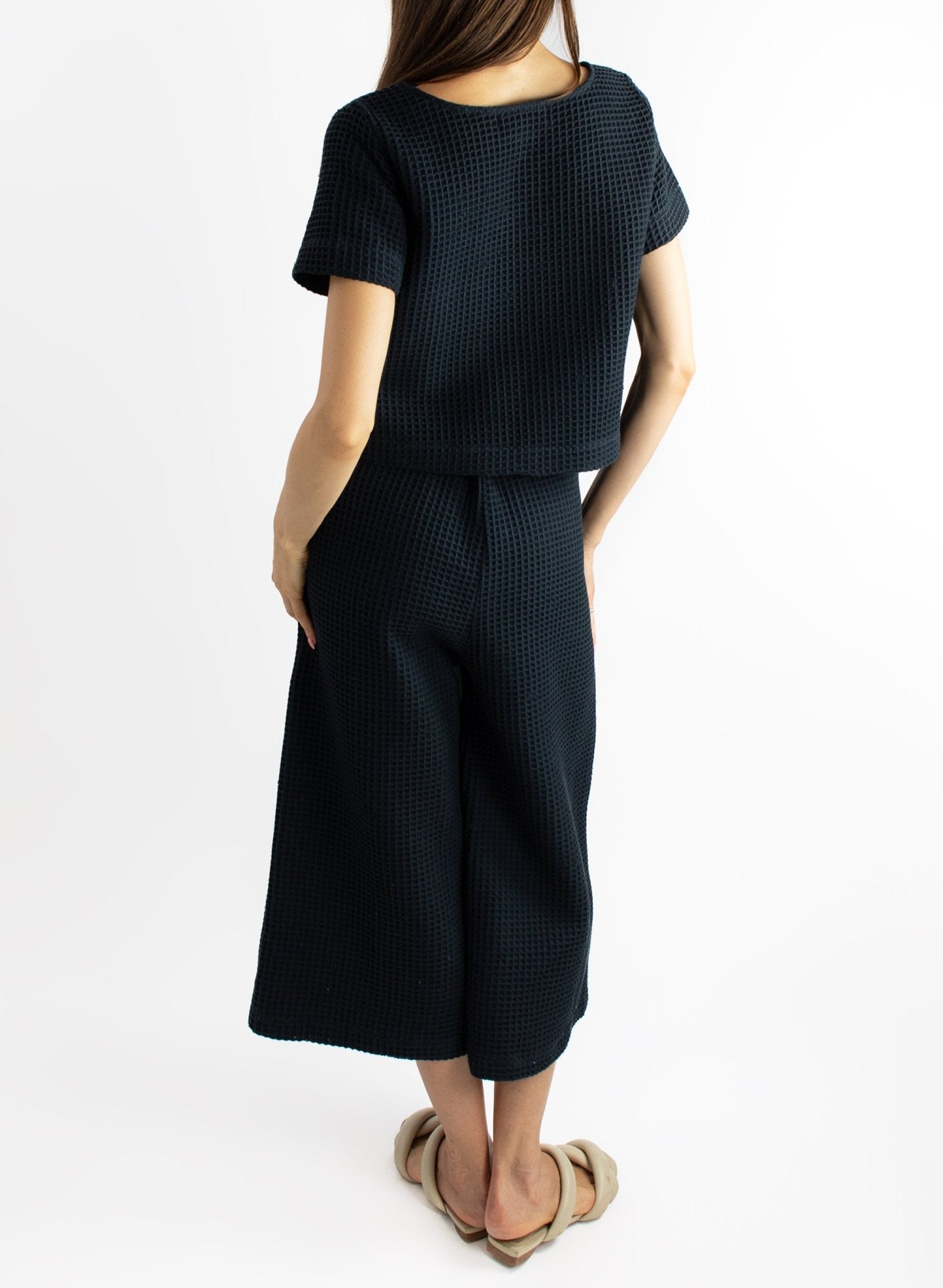 Pocket Tee - Black - Meg