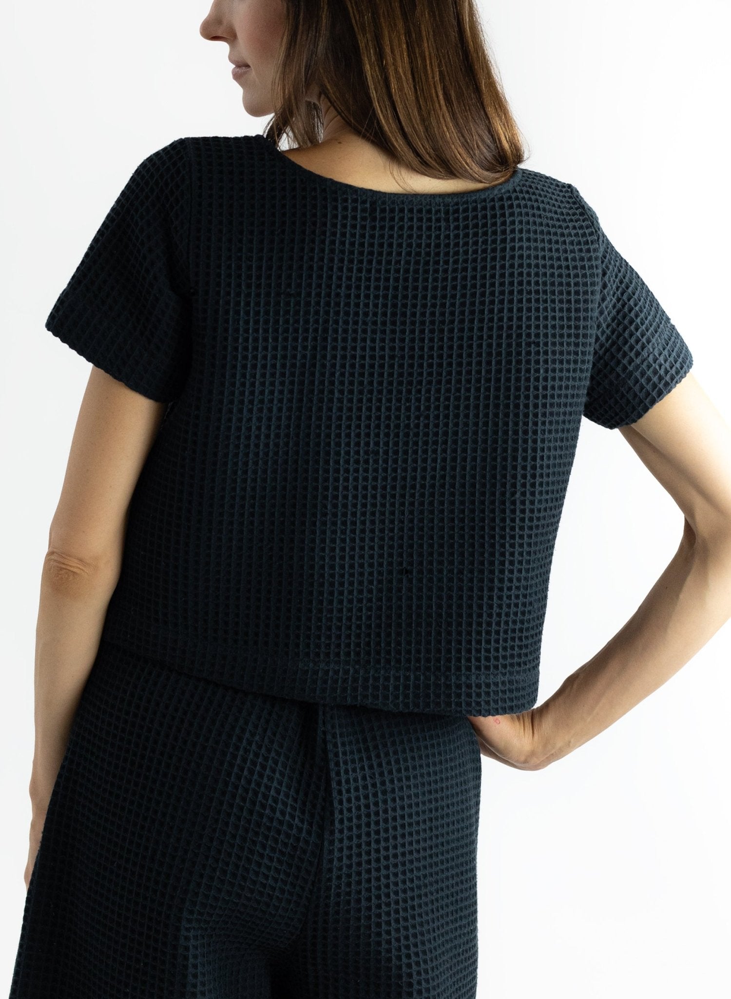 Pocket Tee - Black - Meg