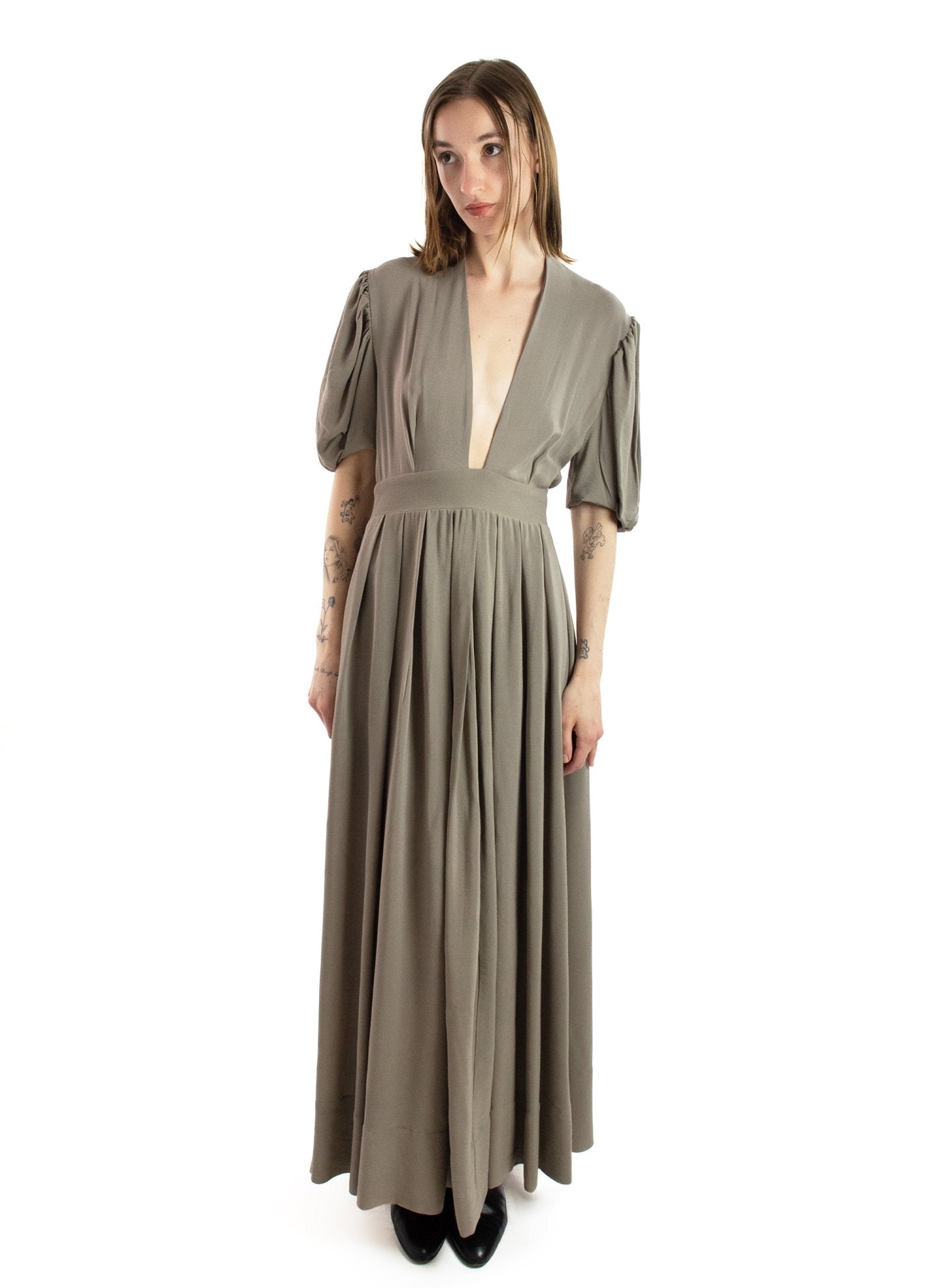 Pretty Gown - Cement - Meg