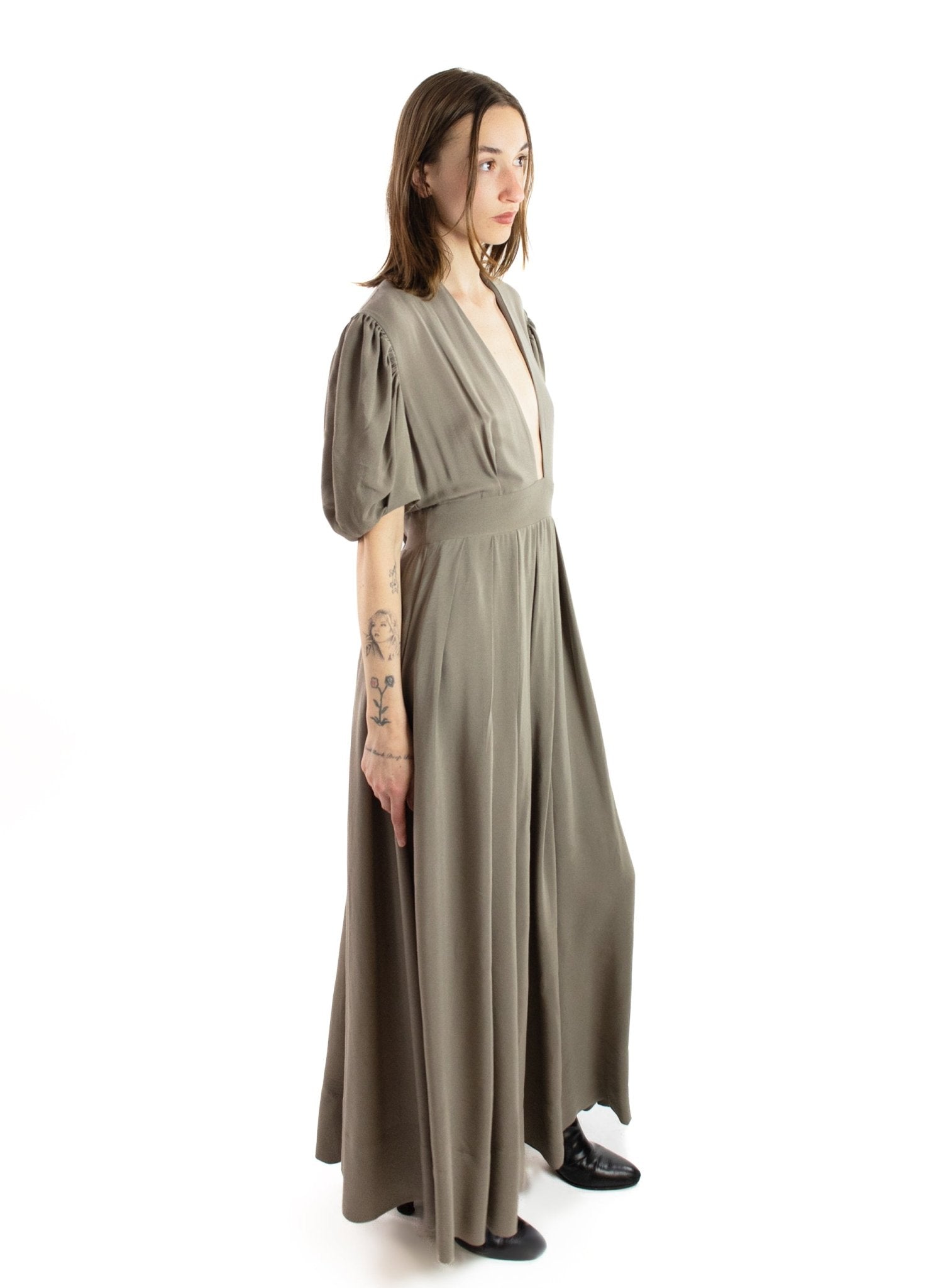 Pretty Gown - Cement - Meg