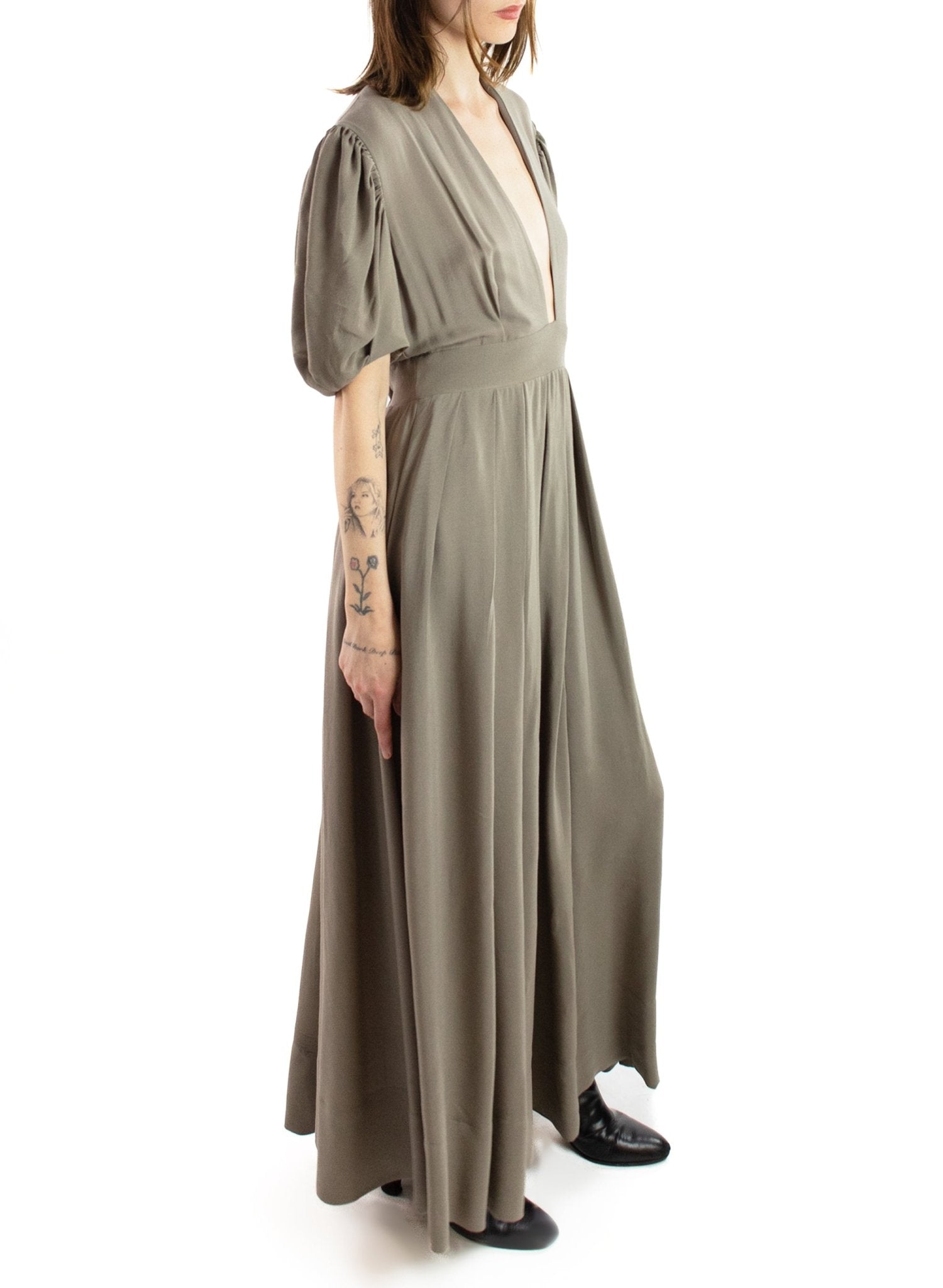 Pretty Gown - Cement - Meg