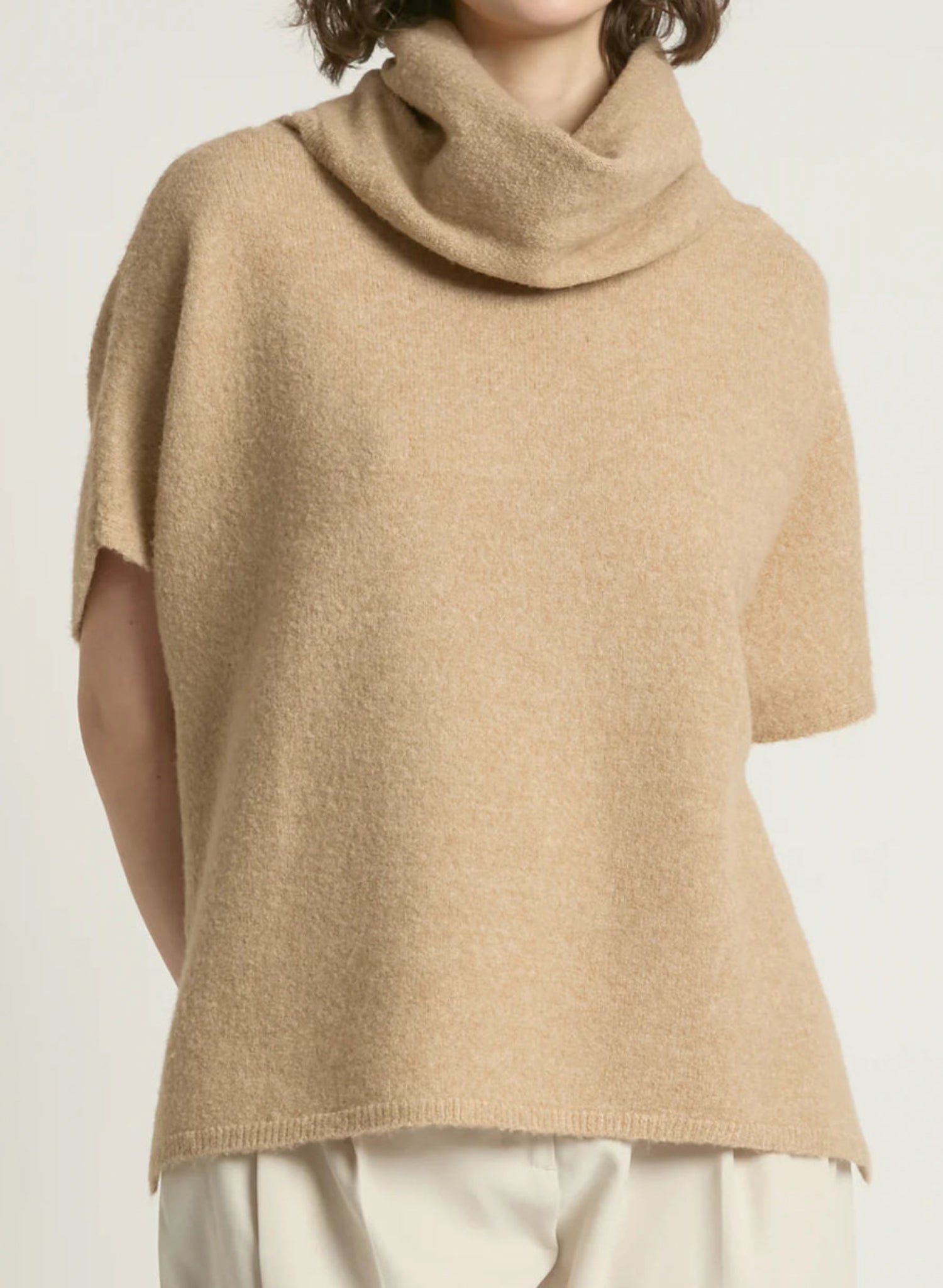 Flowy Neck Vest - Camel