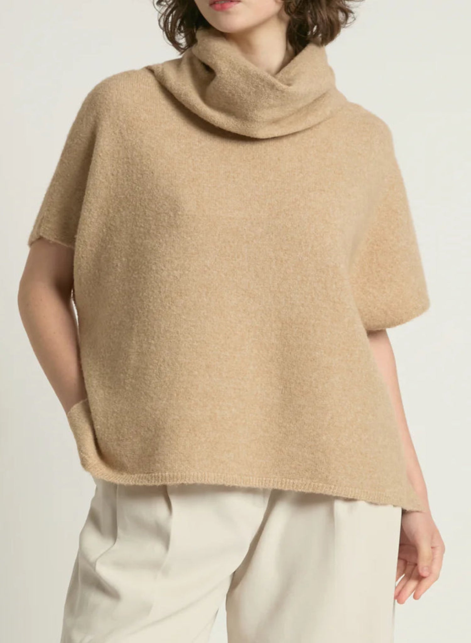 Flowy Neck Vest - Camel