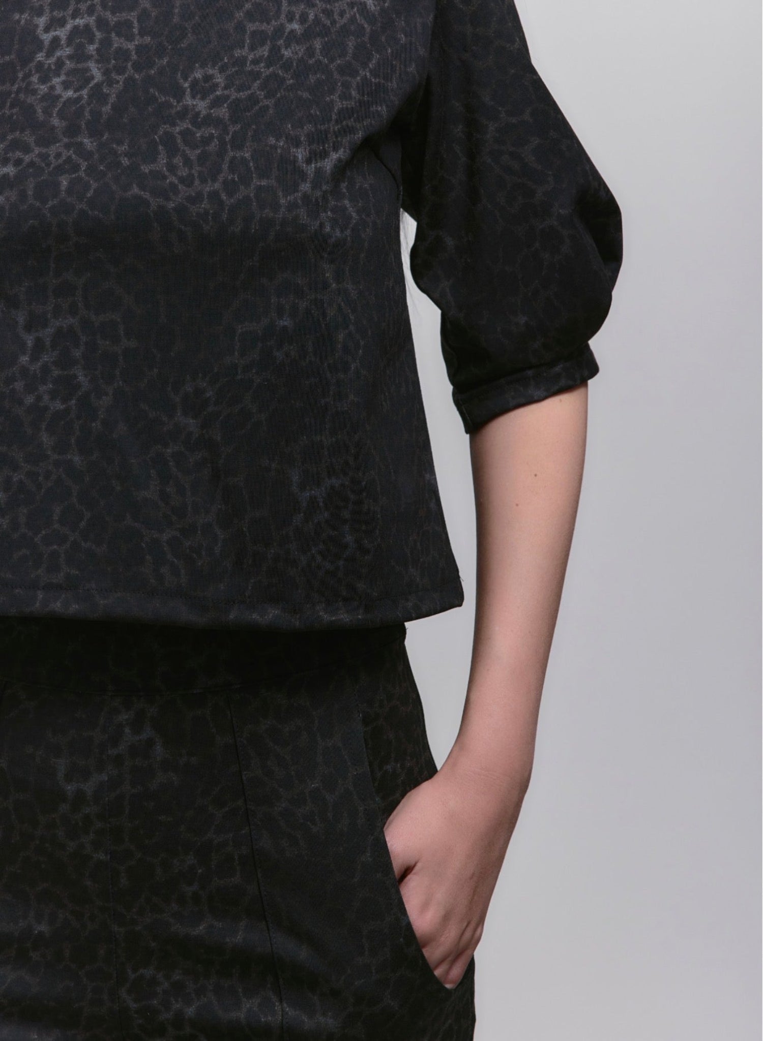 Lunes Top - Grey Leopard