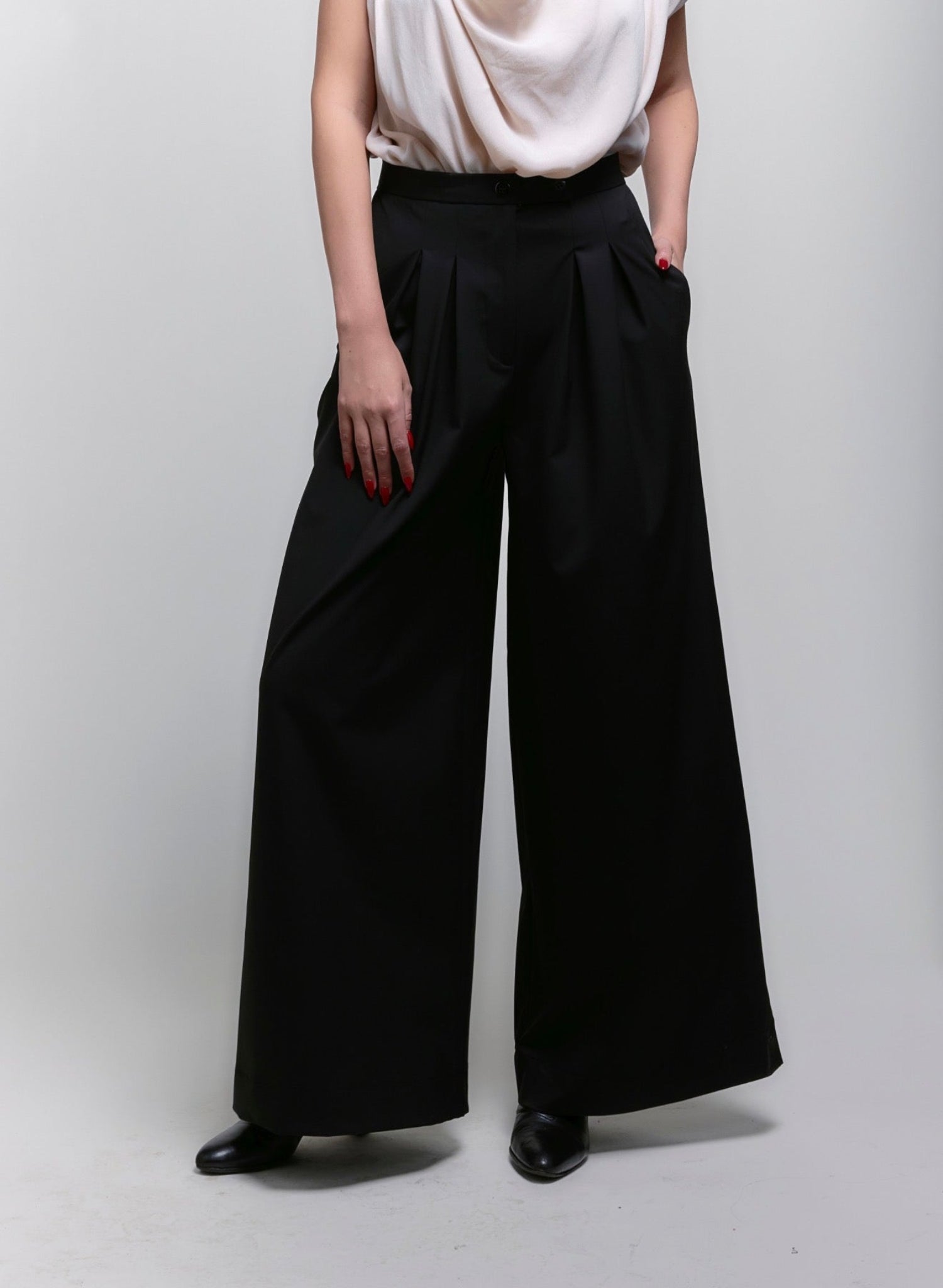Atlas Slouchy Trouser - Black