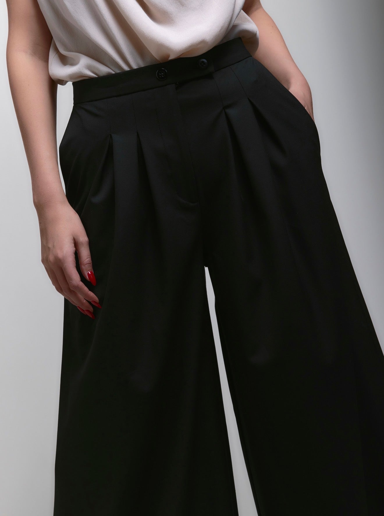 Atlas Slouchy Trouser - Black