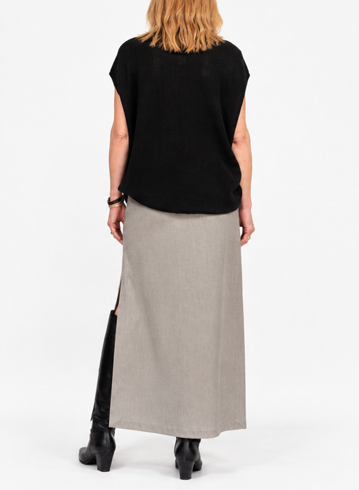 V-Neck Sweater - Black - Meg
