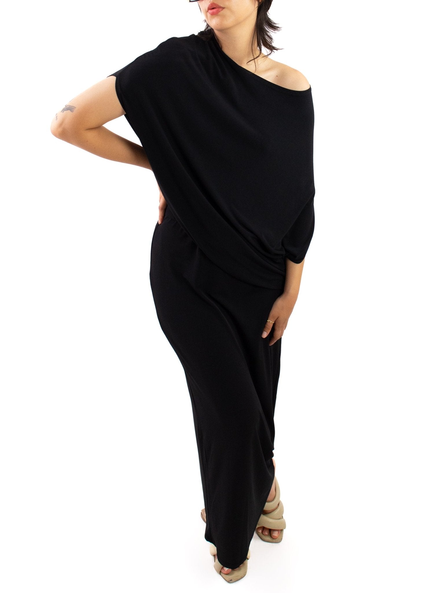 Blu's Gown - Black - Meg
