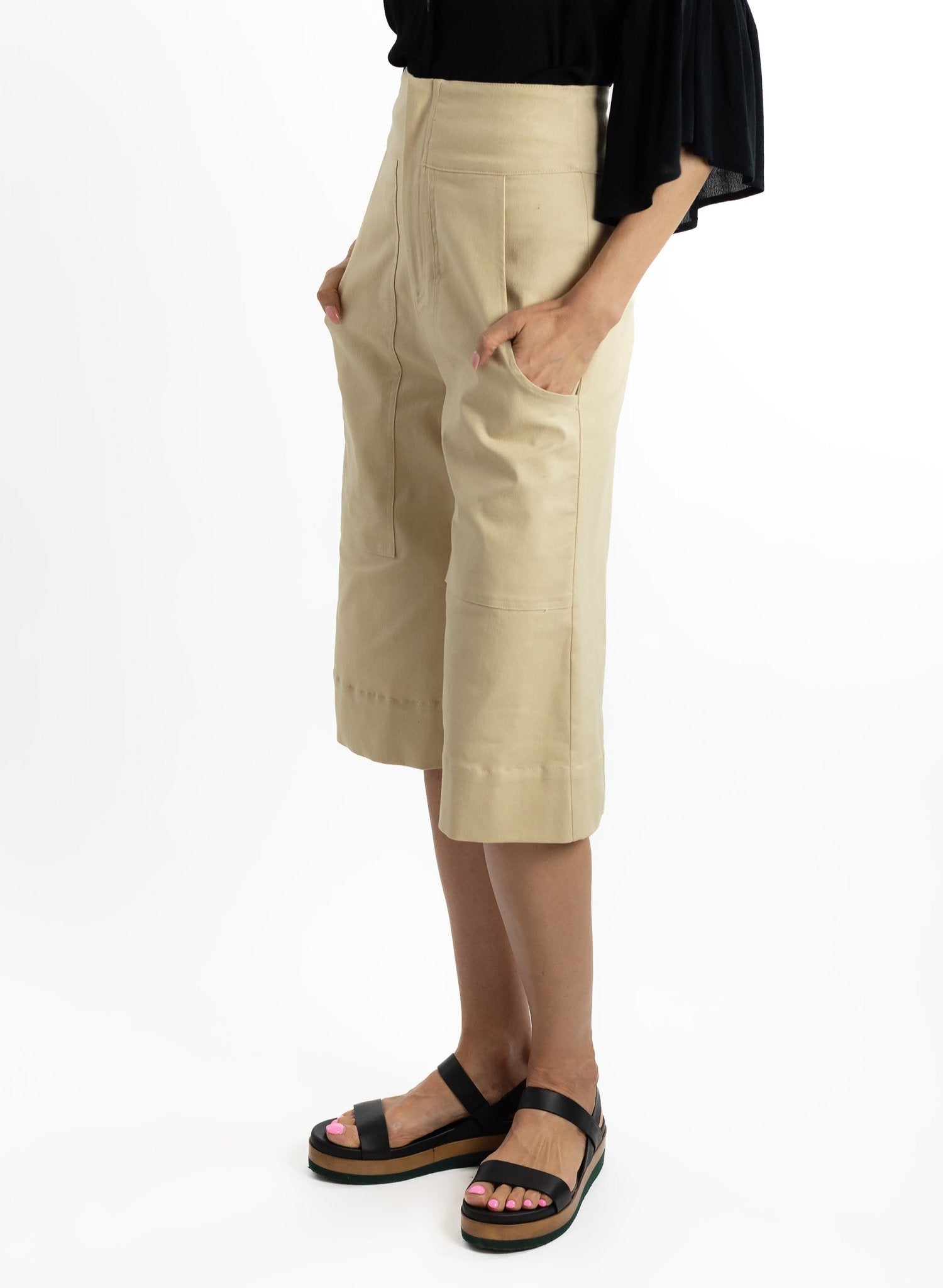 Carpenter Short - Ivory - Meg