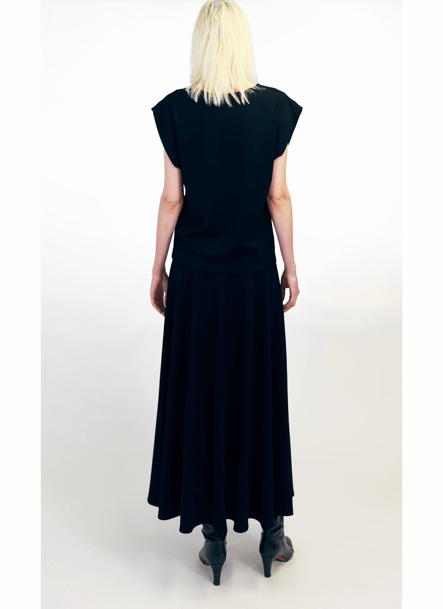 Circle Skirt - Black - Meg