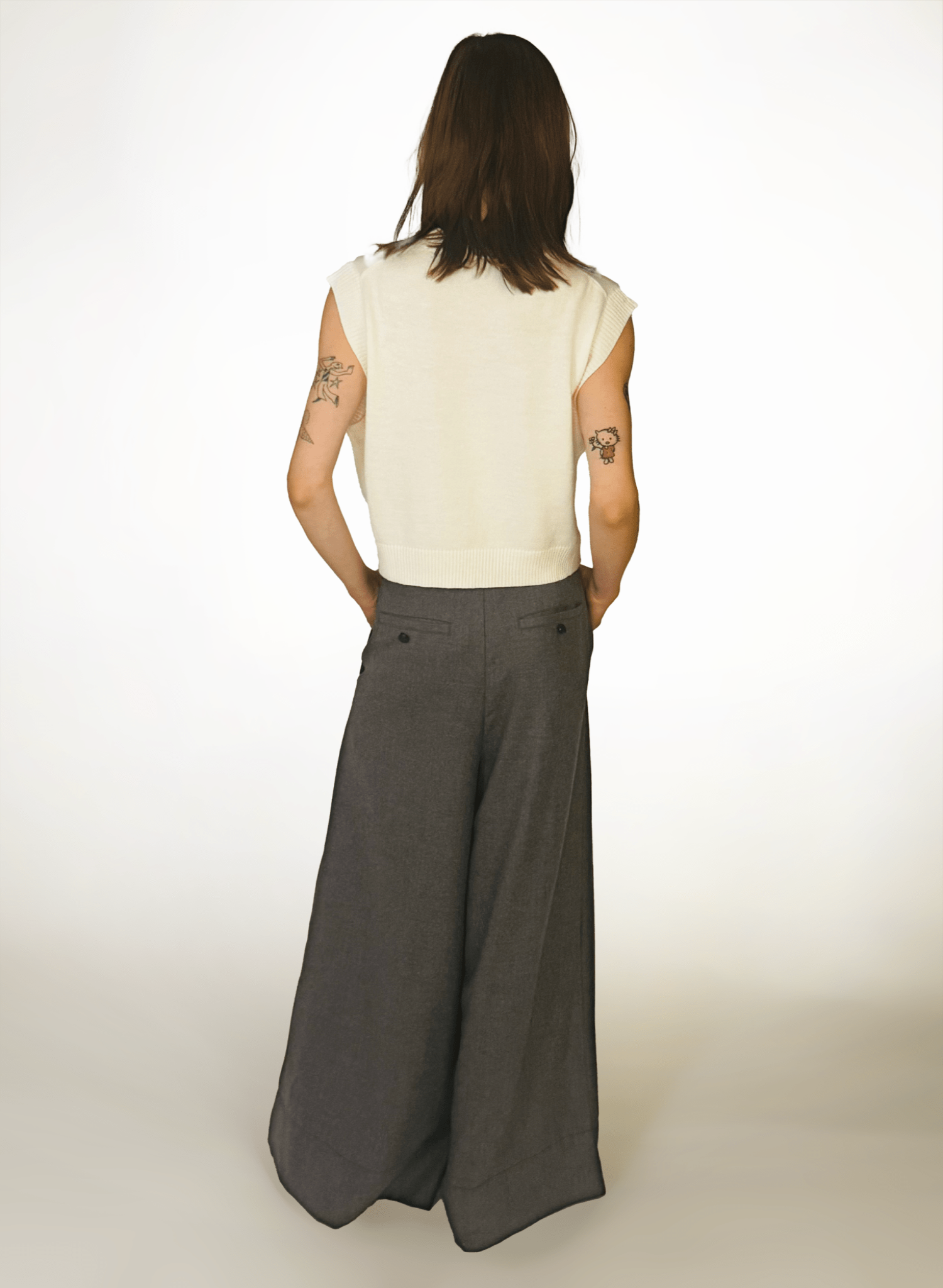 Cropped Sweater Vest - Ivory - Meg