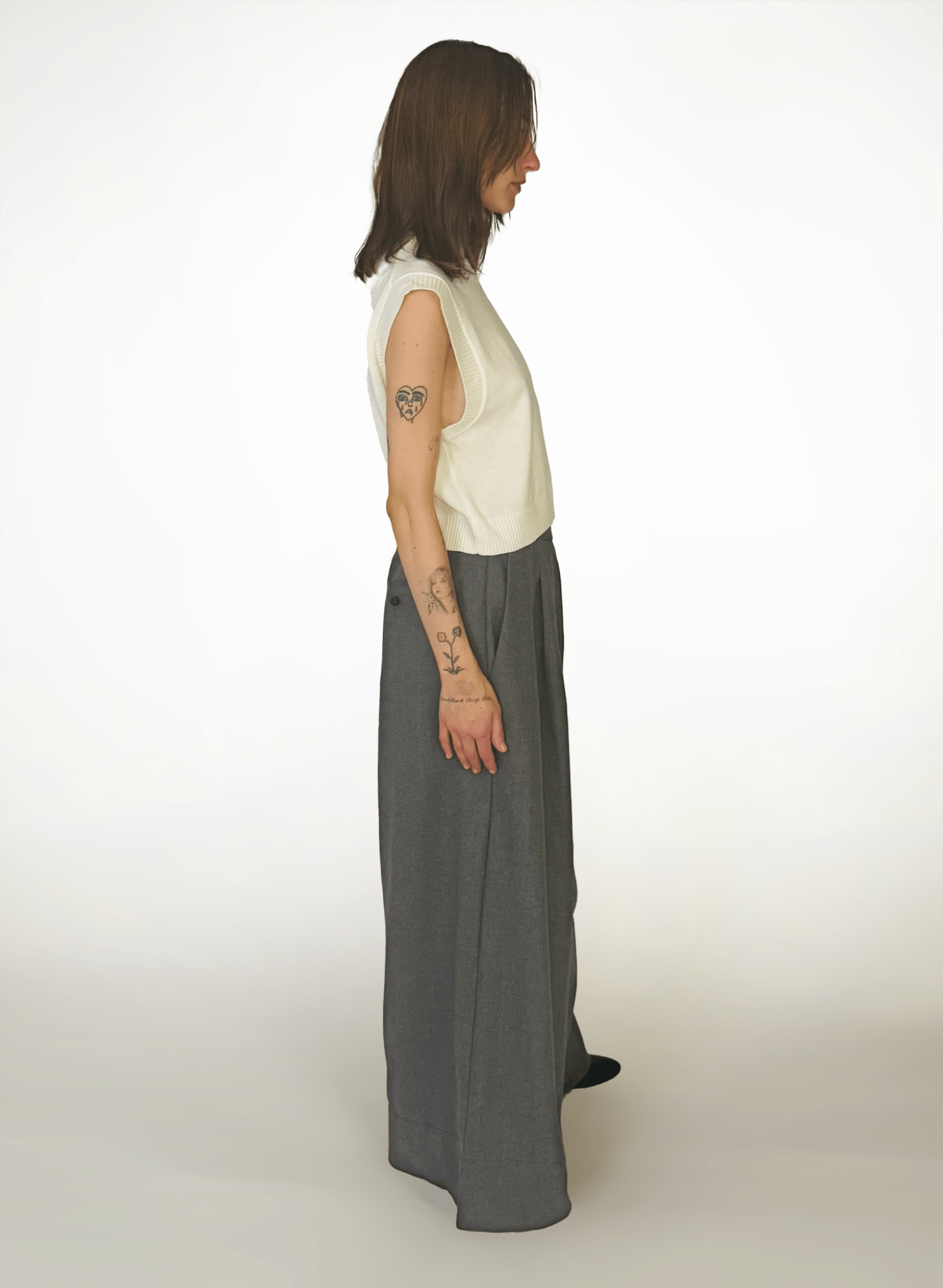 Cropped Sweater Vest - Ivory - Meg