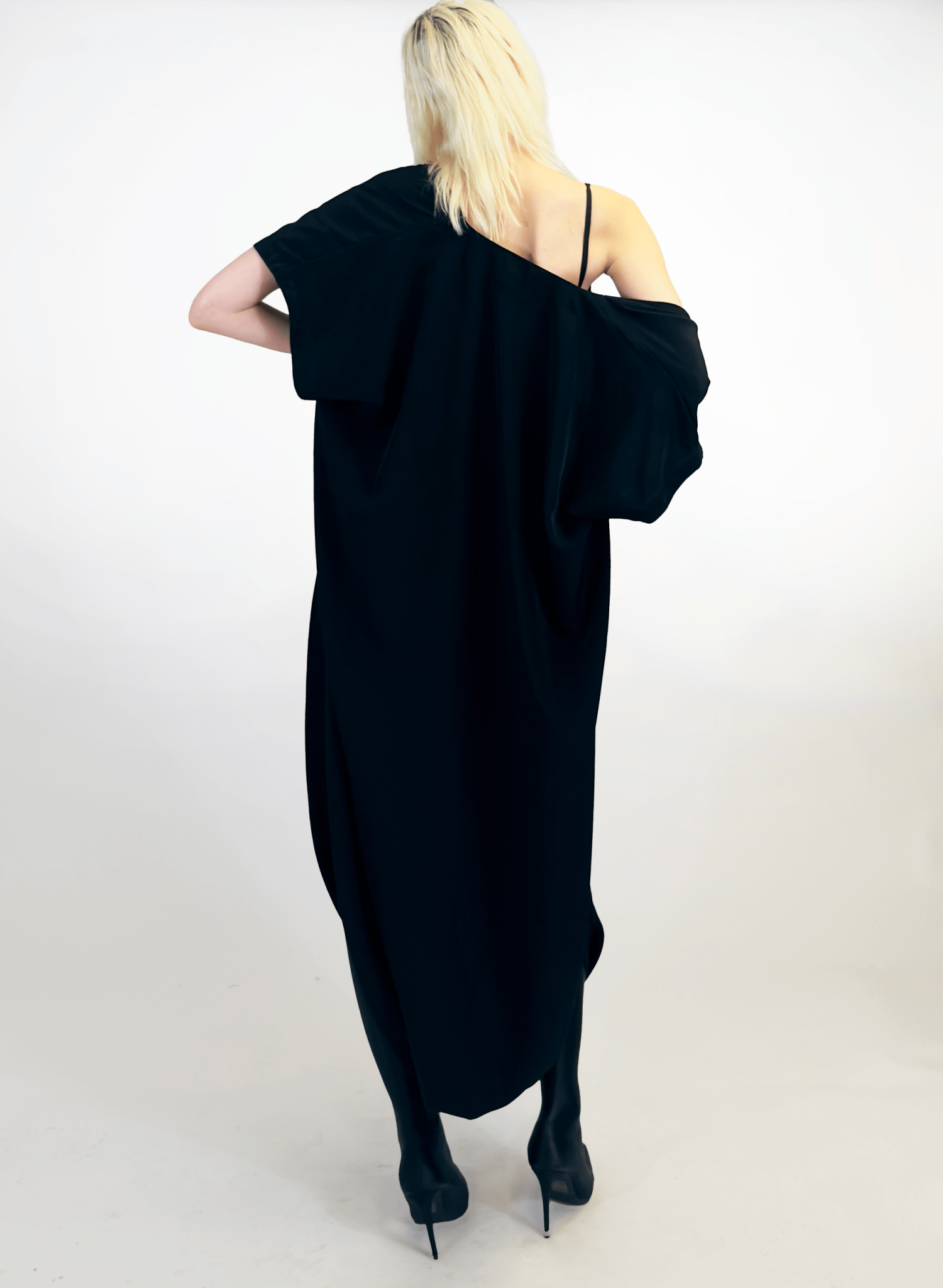 Genie Dress - Black - Meg