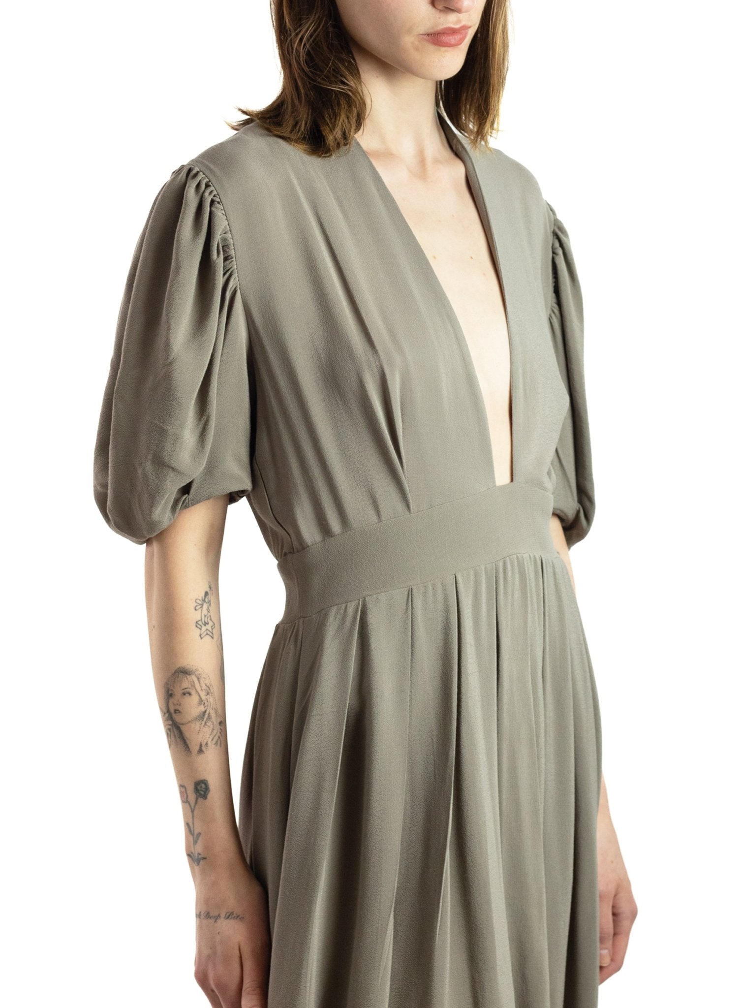 Pretty Gown - Cement - Meg