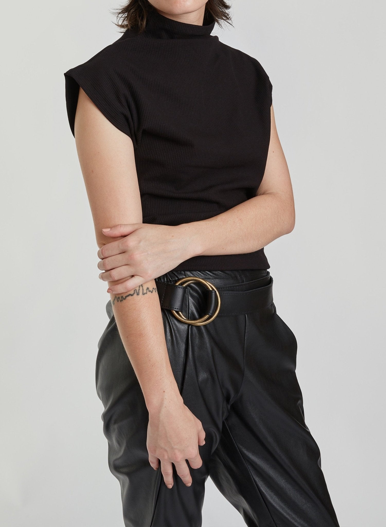 Sleeveless Skinny Top - Black - Meg