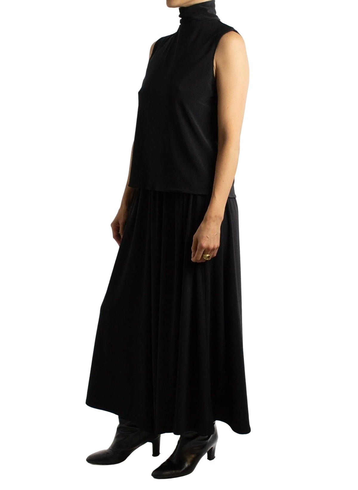 Sleeveless Turtleneck Top - Black - Meg