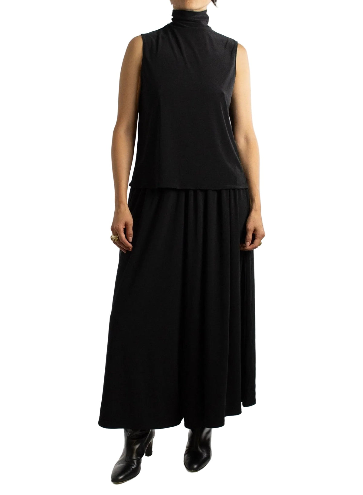 Sleeveless Turtleneck Top - Black - Meg