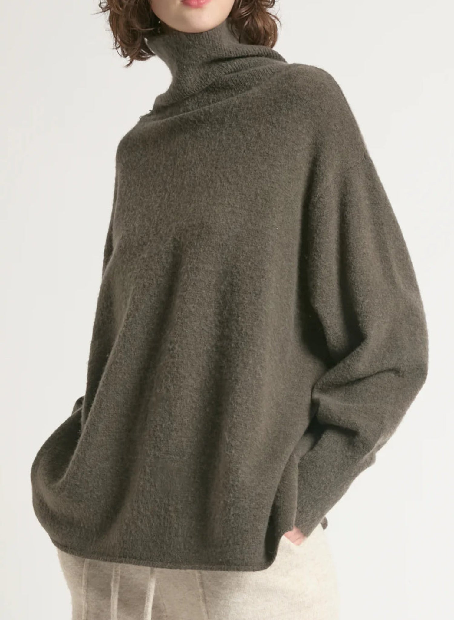 Slouch Turtleneck Sweater - Hazel - Meg