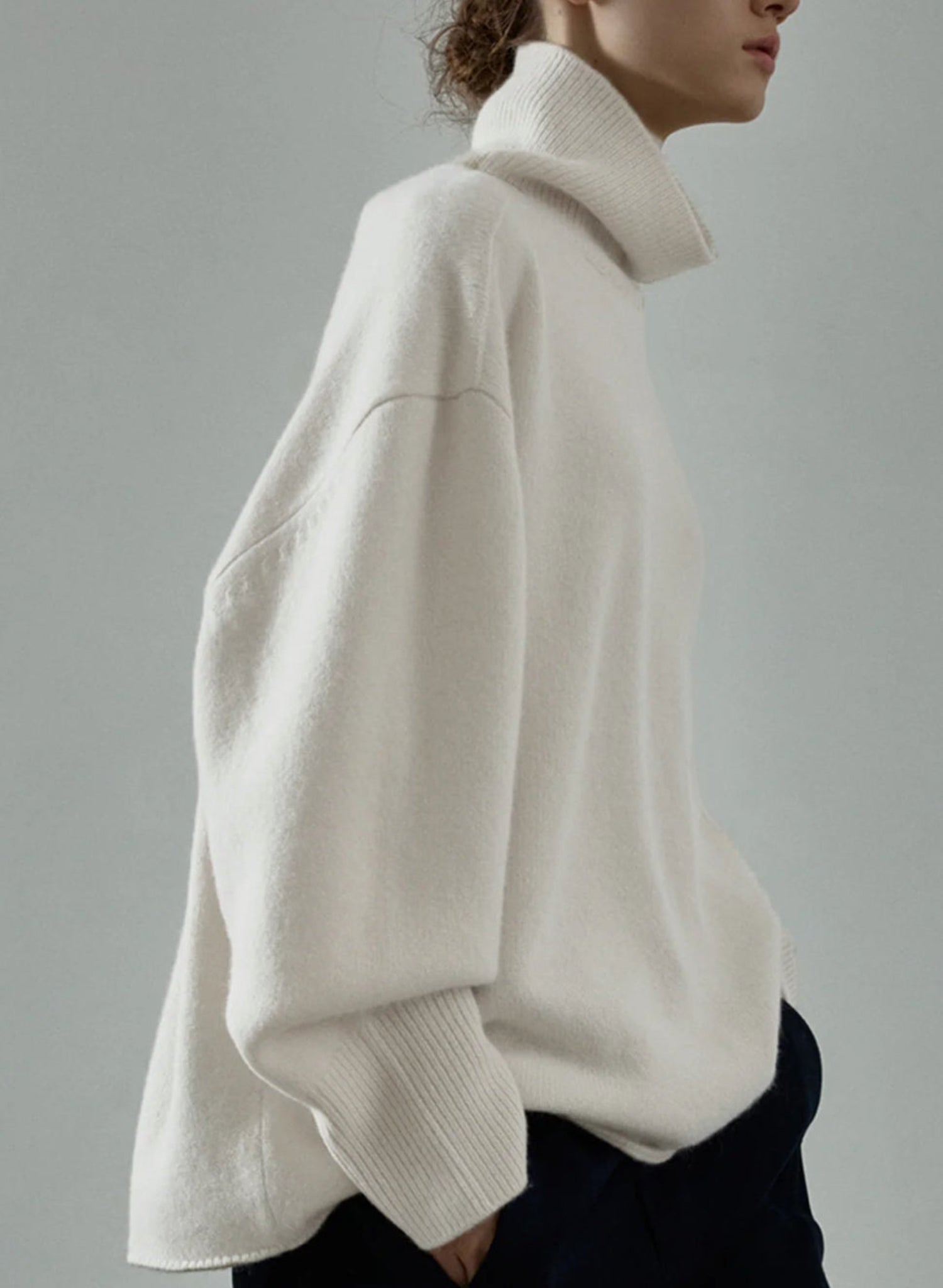 Slouch Turtleneck Sweater - Ivory - Meg