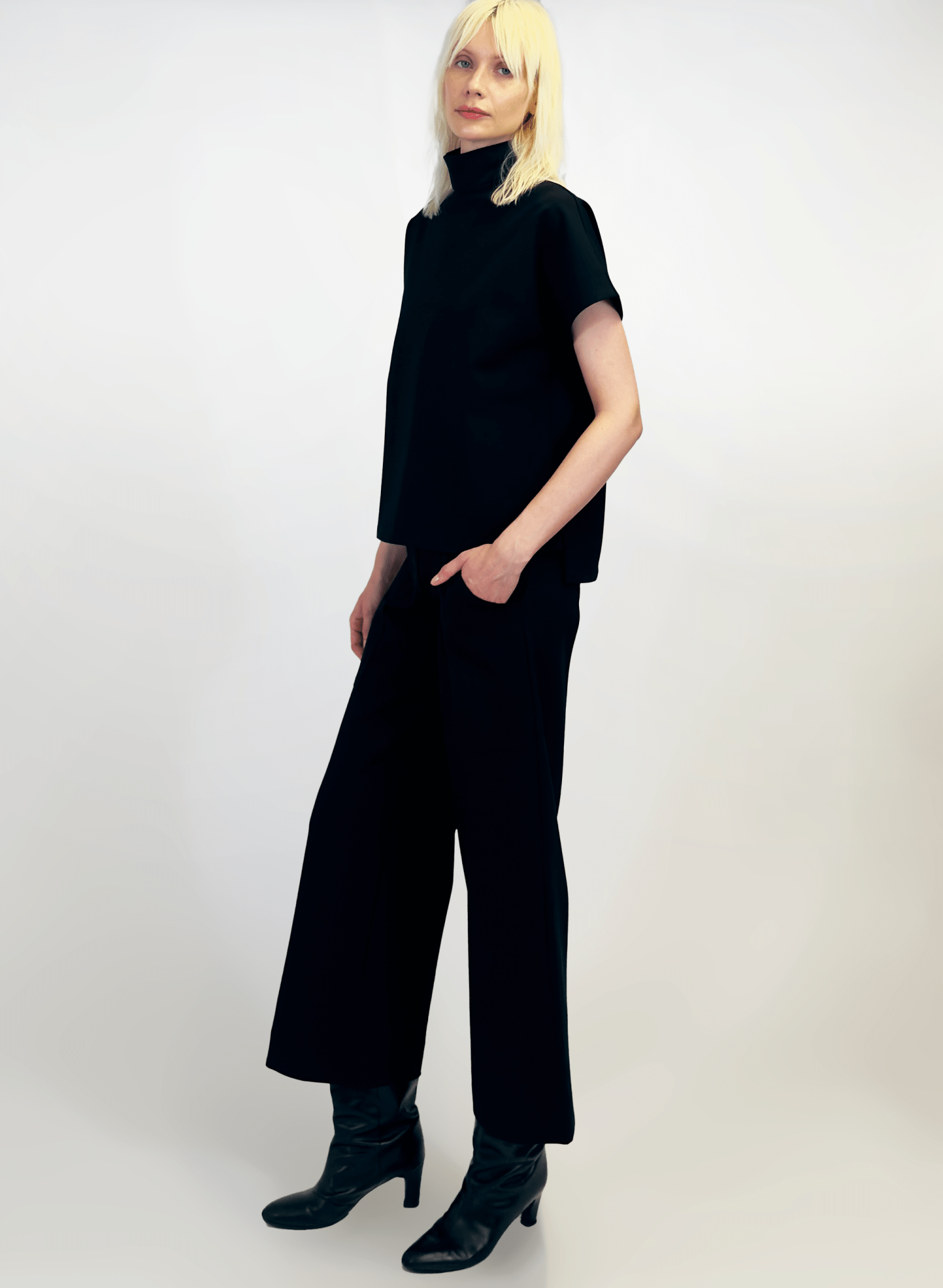 Short sleeve mod mock turtle neck ponte top - Black - Meg