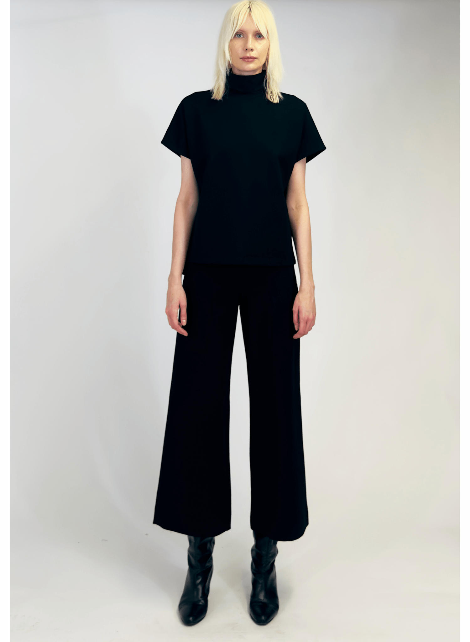 Short sleeve mod mock turtle neck ponte top - Black - Meg