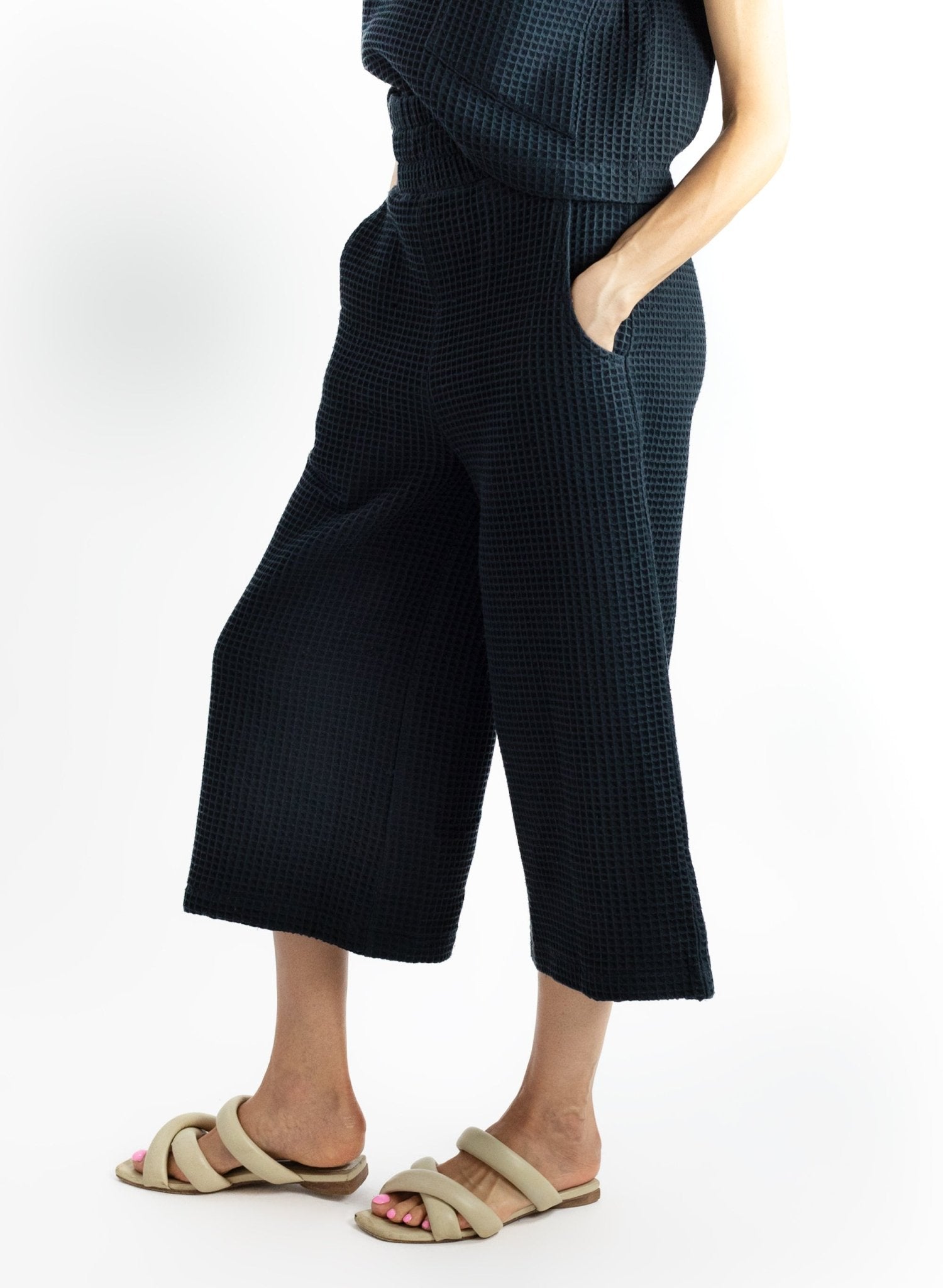 Wide Leg Jogger Pant - Black - Meg
