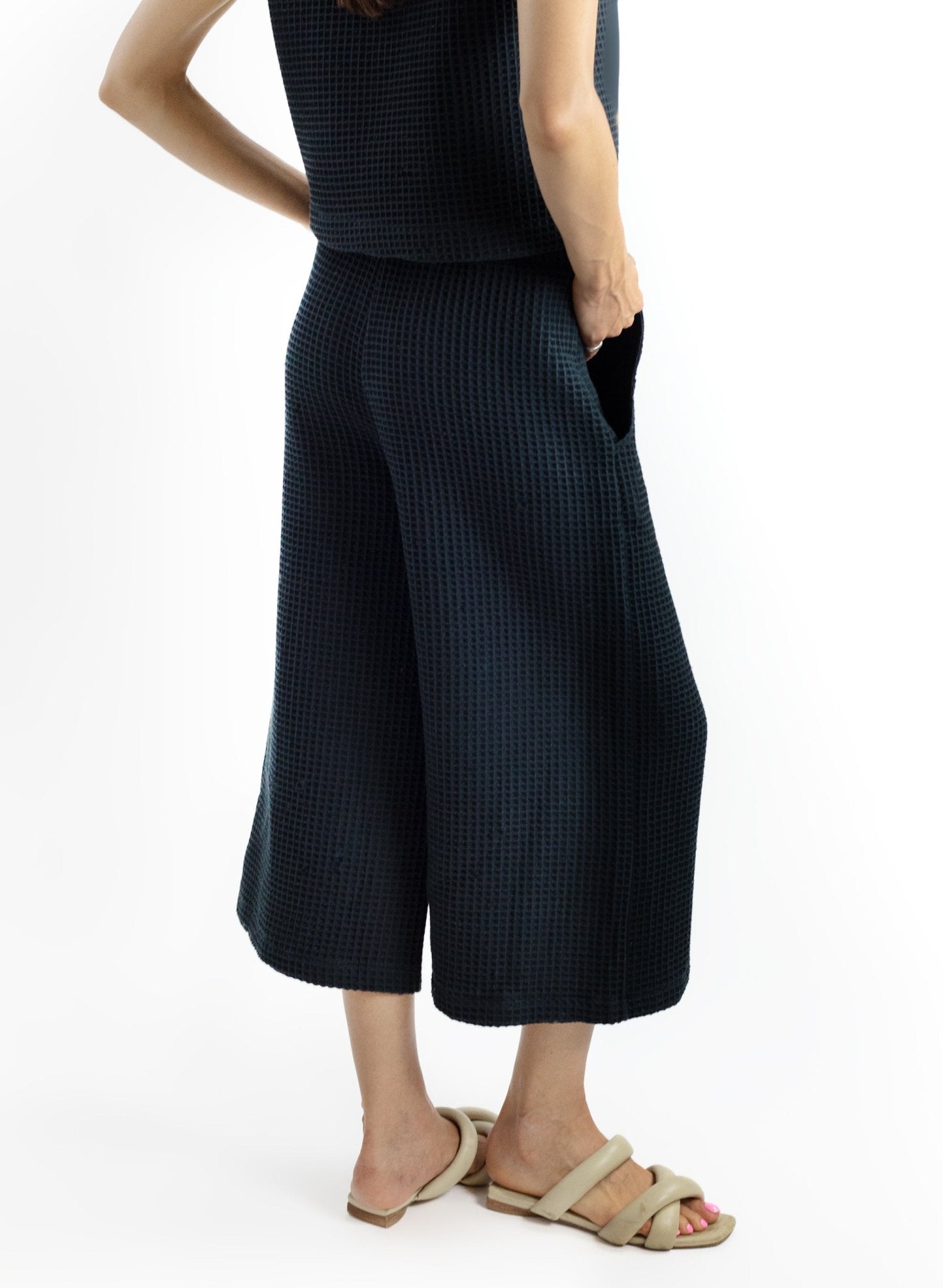 Wide Leg Jogger Pant - Black - Meg
